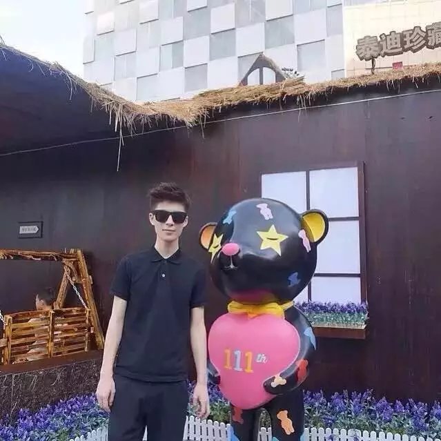 鲍梦克初