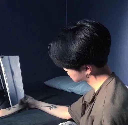 闻强志婷